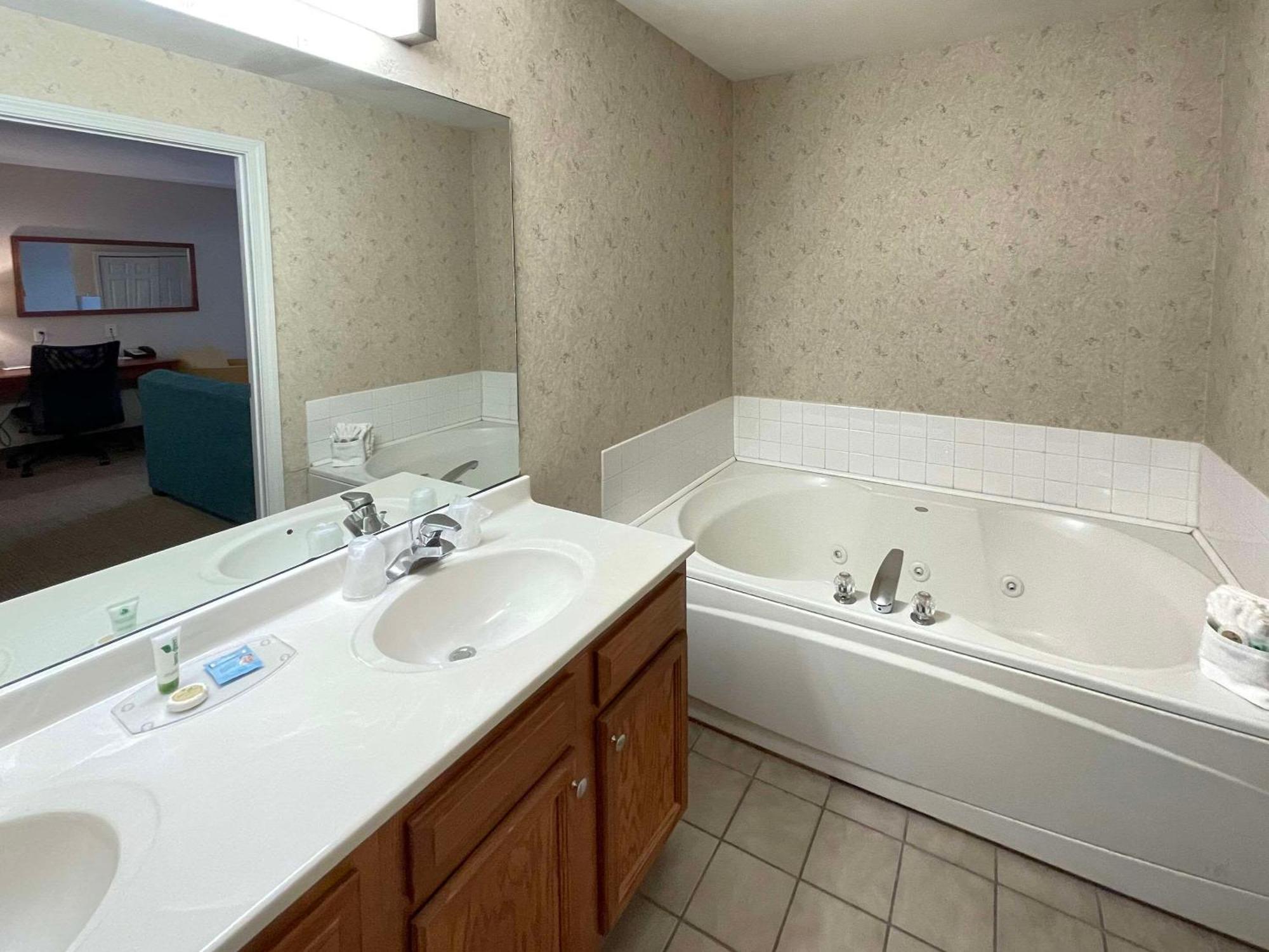 Smart Suites South Burlington Extérieur photo